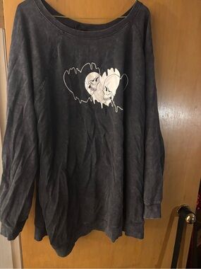 torrid Black Graphic Crewneck Sweatshirt with White Skull Motif